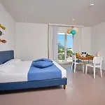 Felix - 4*