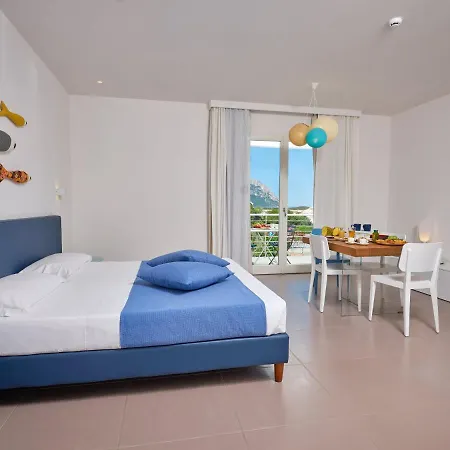 Felix - Porto San Paolo 4*