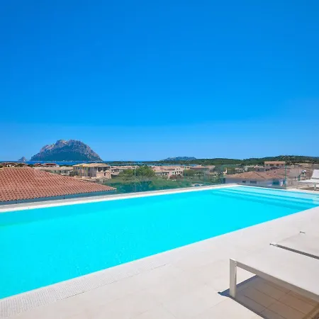 Felix - Porto San Paolo 4*