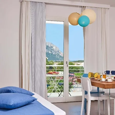 Felix - Lägenhetshotell Porto San Paolo (Sardinia)