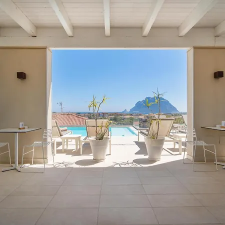 Felix - Lägenhetshotell Porto San Paolo (Sardinia)
